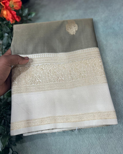 Light grey  small border semi soft-10 silk saree
